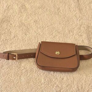 New Michael Kors Belt Bag Leather Fanny Pack Size S/M Tan/Brown W/ Gold MK Logo